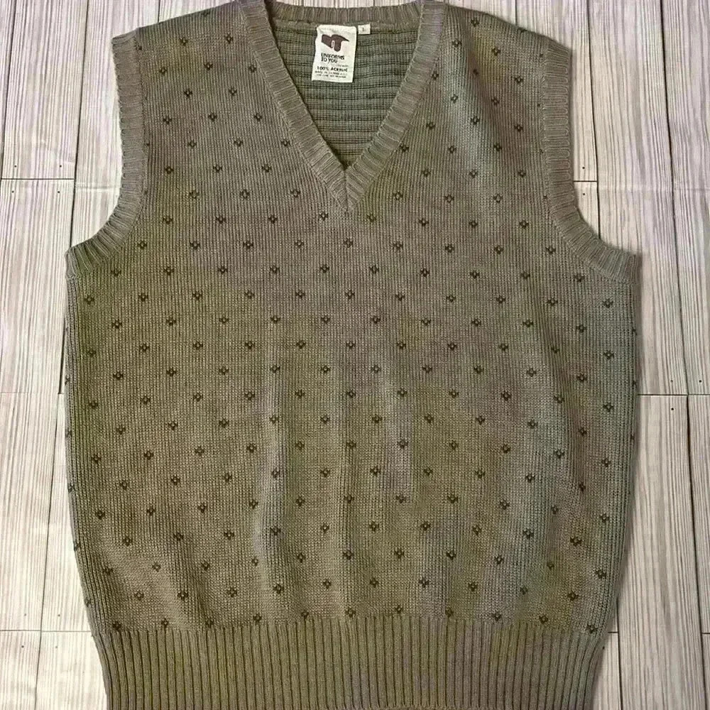 80’s  Vintage Embroidered Sweater Vest